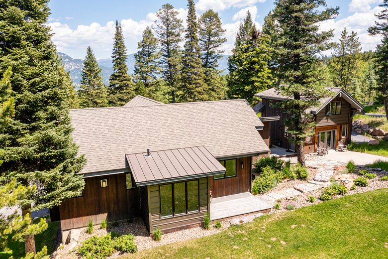 Modern Mountain Retreat with Stunning Views + Amenities Galore - Big Sky, Montana