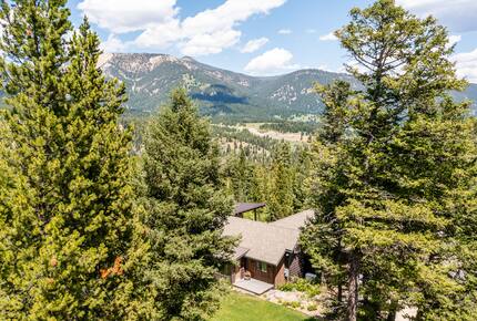 Modern Mountain Retreat with Stunning Views + Amenities Galore - Big Sky, Montana