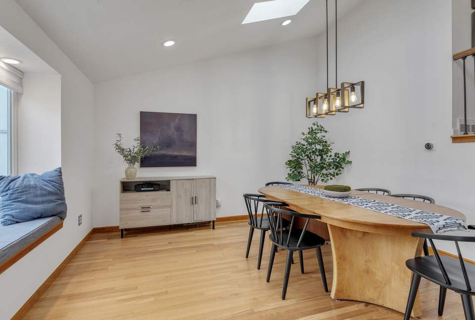 Bright & Cozy Home Near Parks, Downtown & Boulder - Longmont, Colorado