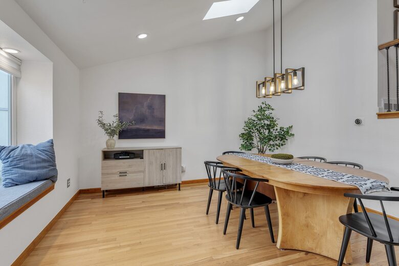 Bright & Cozy Home Near Parks, Downtown & Boulder - Longmont, Colorado