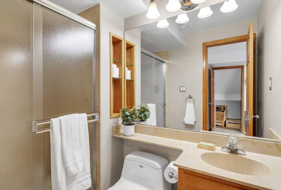 Bright & Cozy Home Near Parks, Downtown & Boulder - Longmont, Colorado