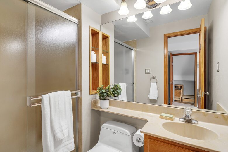 Bright & Cozy Home Near Parks, Downtown & Boulder - Longmont, Colorado