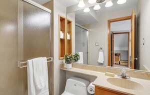 Bright & Cozy Home Near Parks, Downtown & Boulder - Longmont, Colorado