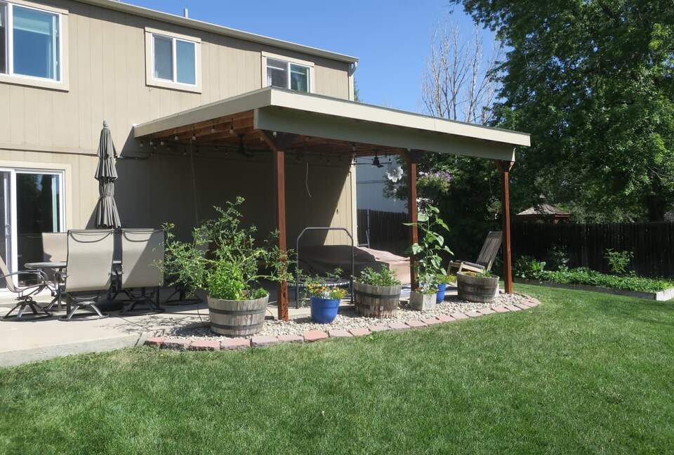 Bright & Cozy Home Near Parks, Downtown & Boulder - Longmont, Colorado