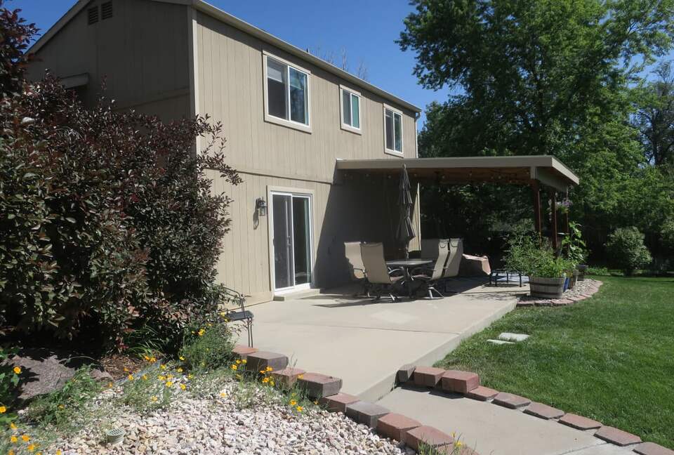 Bright & Cozy Home Near Parks, Downtown & Boulder - Longmont, Colorado