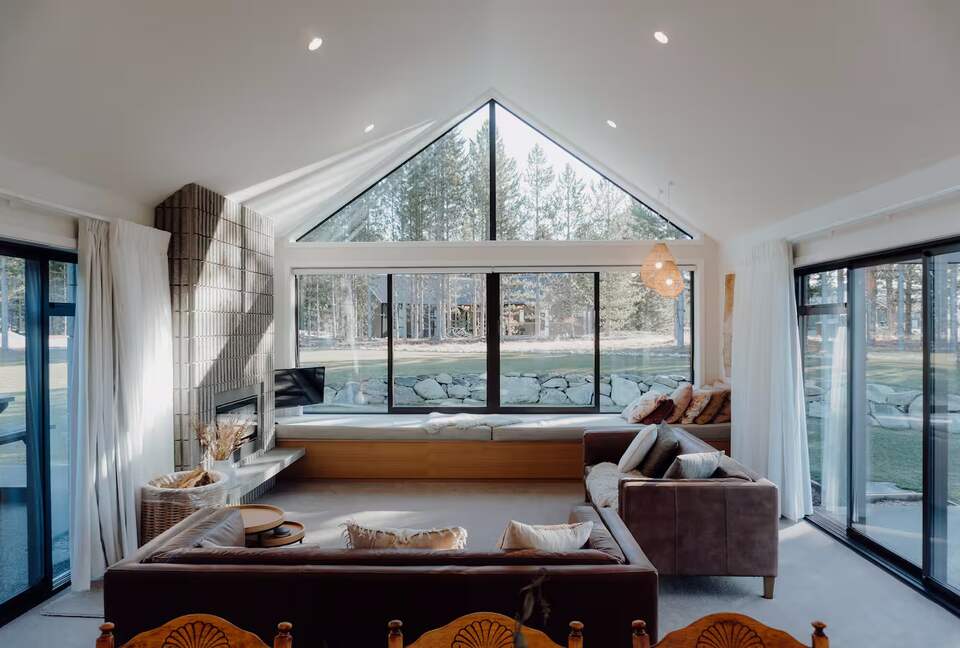 Twizel Pines Retreat | Modern Alpine Luxury Near Town - Twizel, New Zealand