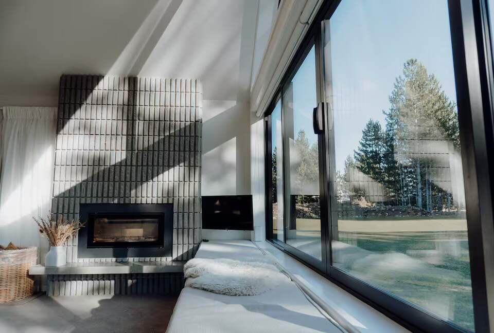 Twizel Pines Retreat | Modern Alpine Luxury Near Town - Twizel, New Zealand