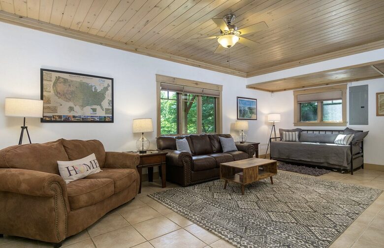 Twin Trundle bed in downstair’s den