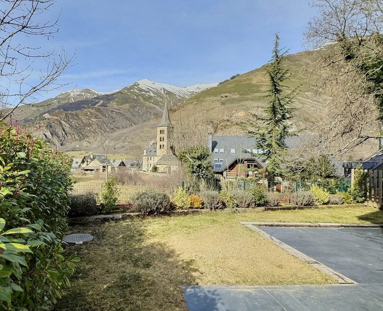 Elegant Mountain Apartment in the Val d’Aran - Naut Aran, Spain