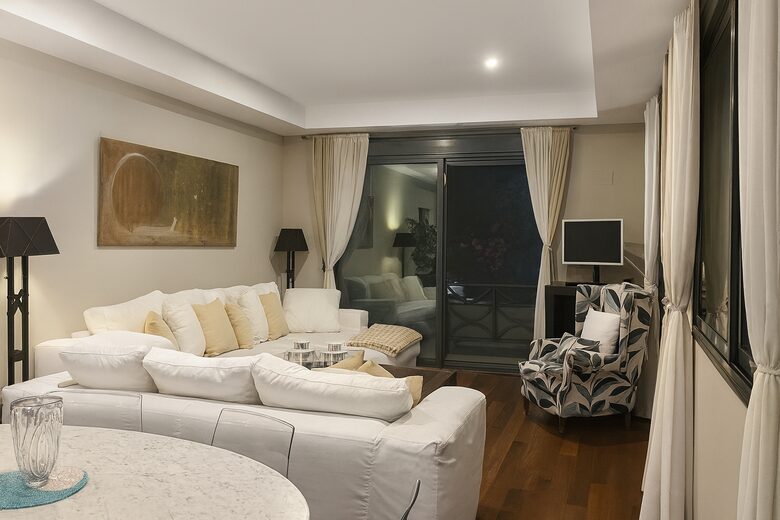 Contemporary Apartment Framed by Lush Gardens - El Puerto de Santa María, Spain