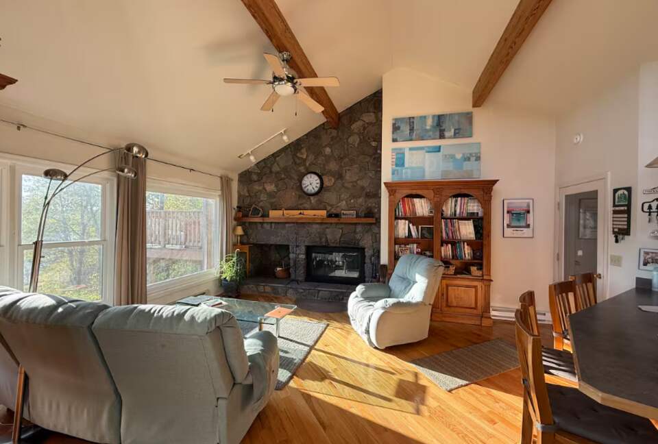 Cozy Mountain Stay with Short 5 Minute Walk to the Slopes - Hunter, New York