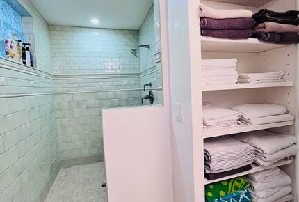 Light Filled Carmel Hideaway | Short Walk to Downtown and the Beach - Carmel, California