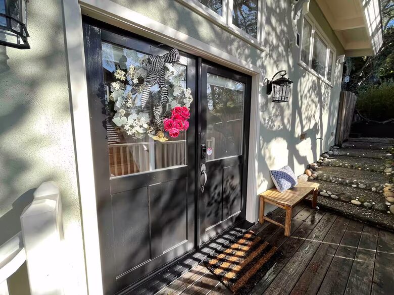 Light Filled Carmel Hideaway | Short Walk to Downtown and the Beach - Carmel, California