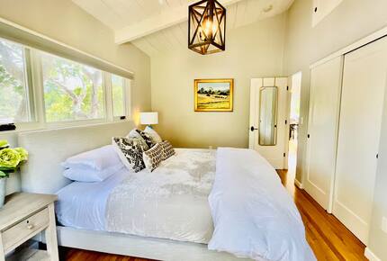 Light Filled Carmel Hideaway | Short Walk to Downtown and the Beach - Carmel, California