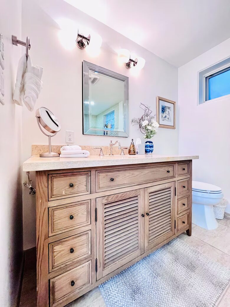 Light Filled Carmel Hideaway | Short Walk to Downtown and the Beach - Carmel, California