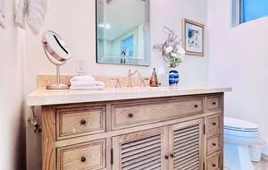 Light Filled Carmel Hideaway | Short Walk to Downtown and the Beach - Carmel, California