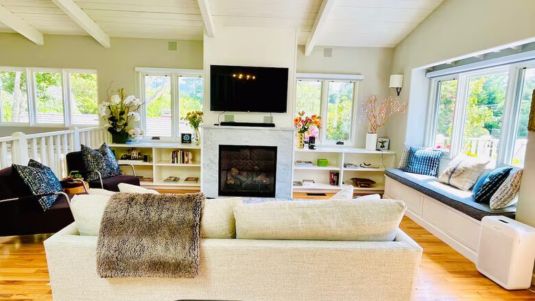 Light Filled Carmel Hideaway | Short Walk to Downtown and the Beach - Carmel, California