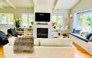 Light Filled Carmel Hideaway | Short Walk to Downtown and the Beach - Carmel, California