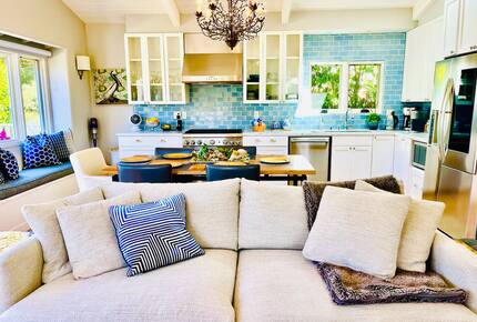 Light Filled Carmel Hideaway | Short Walk to Downtown and the Beach - Carmel, California