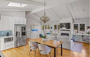 Light Filled Carmel Hideaway | Short Walk to Downtown and the Beach - Carmel, California