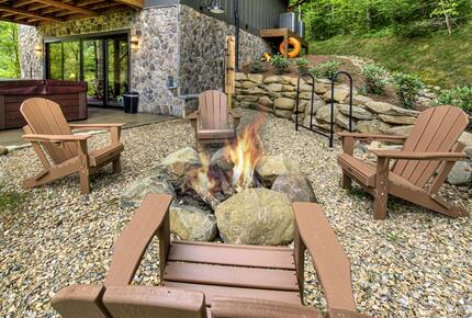 Lindsey Creek Hideaway - Sevierville, Tennessee