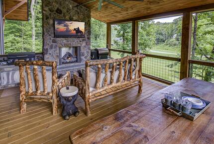 Lindsey Creek Hideaway - Sevierville, Tennessee