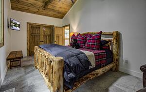 Lindsey Creek Hideaway - Sevierville, Tennessee