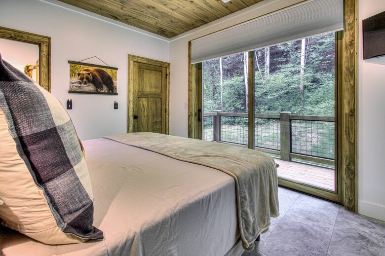 Lindsey Creek Hideaway - Sevierville, Tennessee