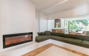 Modern Glass Walled Countryside Sanctuary in Rural Victoria - Bullengarook, Australia