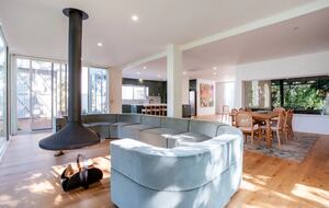 Modern Glass Walled Countryside Sanctuary in Rural Victoria - Bullengarook, Australia