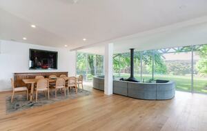 Modern Glass Walled Countryside Sanctuary in Rural Victoria - Bullengarook, Australia