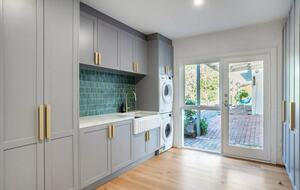 Modern Glass Walled Countryside Sanctuary in Rural Victoria - Bullengarook, Australia