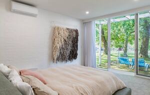 Modern Glass Walled Countryside Sanctuary in Rural Victoria - Bullengarook, Australia