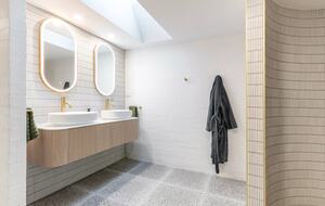 Modern Glass Walled Countryside Sanctuary in Rural Victoria - Bullengarook, Australia