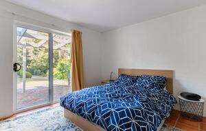 Modern Glass Walled Countryside Sanctuary in Rural Victoria - Bullengarook, Australia