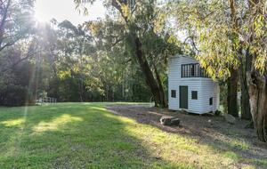 Modern Glass Walled Countryside Sanctuary in Rural Victoria - Bullengarook, Australia