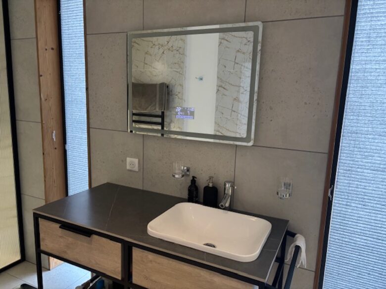 Refined Alpine Chalet with Panoramic Mountain Views - Villaroger, France