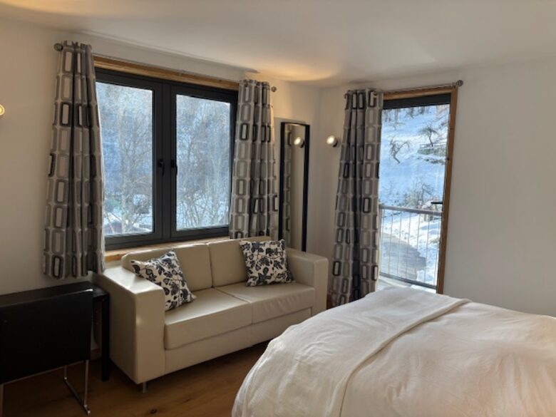 Refined Alpine Chalet with Panoramic Mountain Views - Villaroger, France