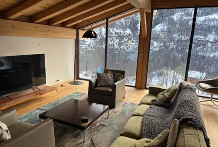Refined Alpine Chalet with Panoramic Mountain Views - Villaroger, France