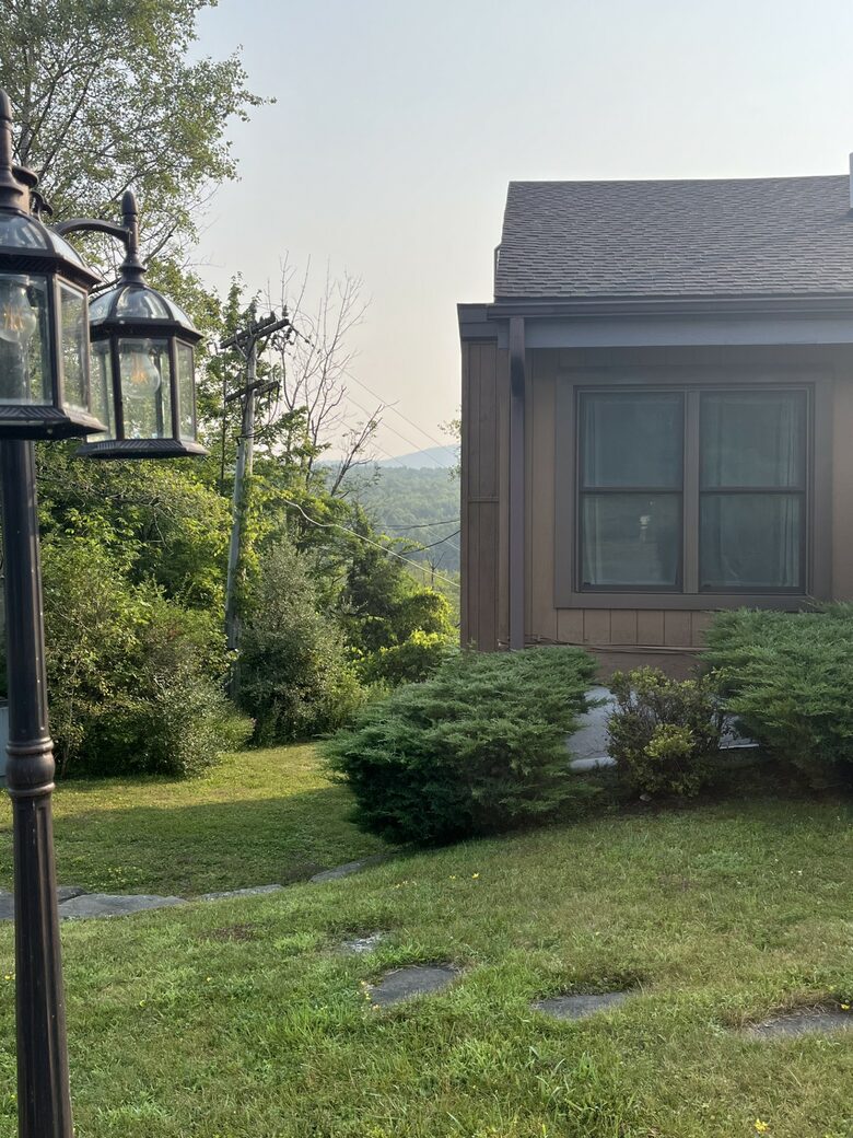 Cozy Mountain Stay with Short 5 Minute Walk to the Slopes - Hunter, New York