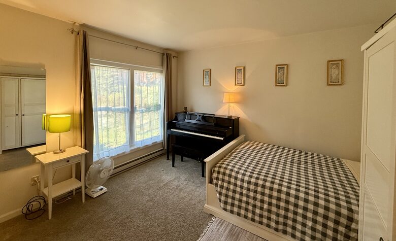 Cozy Mountain Stay with Short 5 Minute Walk to the Slopes - Hunter, New York