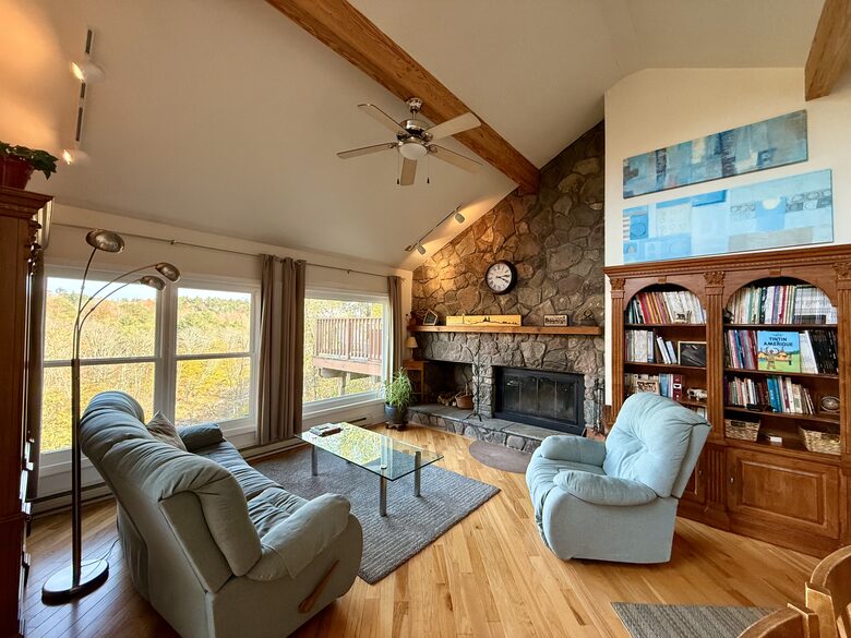 Cozy Mountain Stay with Short 5 Minute Walk to the Slopes - Hunter, New York