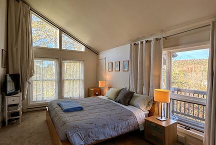 Cozy Mountain Stay with Short 5 Minute Walk to the Slopes - Hunter, New York
