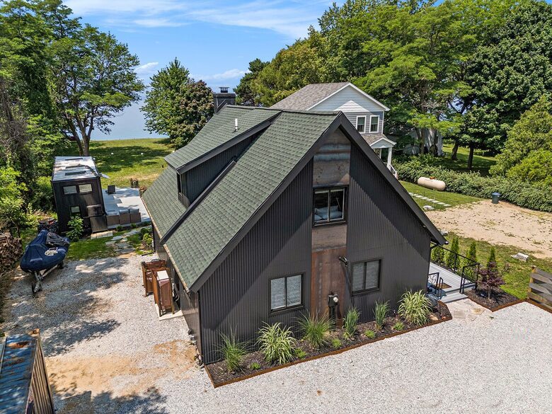 Lake Michigan Escape Between South Haven & Saugatuck - South Haven, Michigan