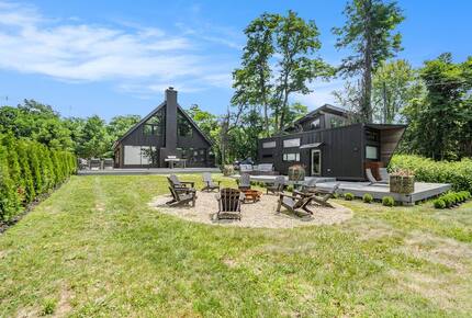 Lake Michigan Escape Between South Haven & Saugatuck - South Haven, Michigan