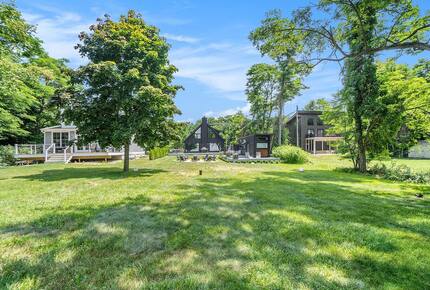 Lake Michigan Escape Between South Haven & Saugatuck - South Haven, Michigan