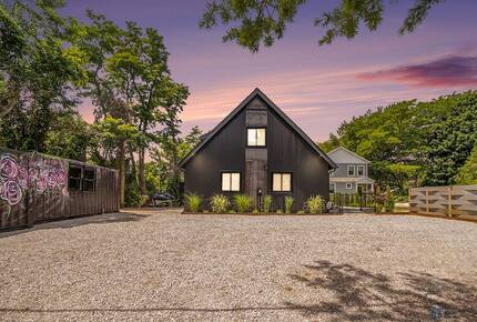 Lake Michigan Escape Between South Haven & Saugatuck - South Haven, Michigan