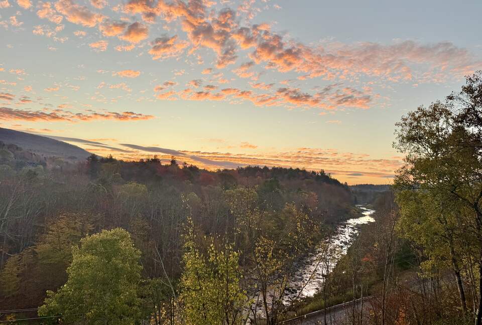 Cozy Mountain Stay with Short 5 Minute Walk to the Slopes - Hunter, New York