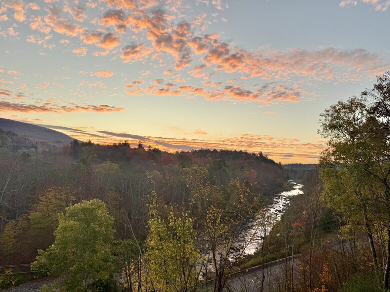 Cozy Mountain Stay with Short 5 Minute Walk to the Slopes - Hunter, New York