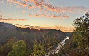 Cozy Mountain Stay with Short 5 Minute Walk to the Slopes - Hunter, New York